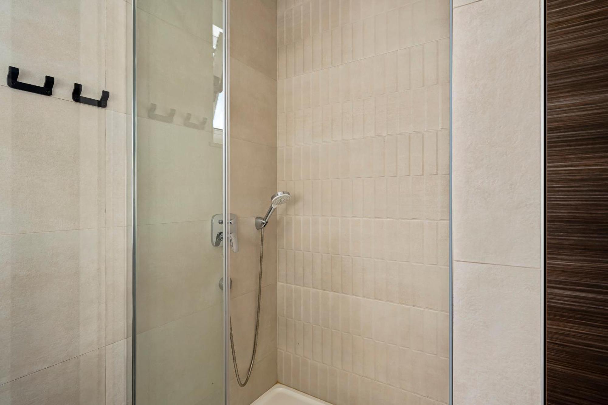 Aquarius Apartments - Beachside With Heated Pool 沃迪切 客房 照片