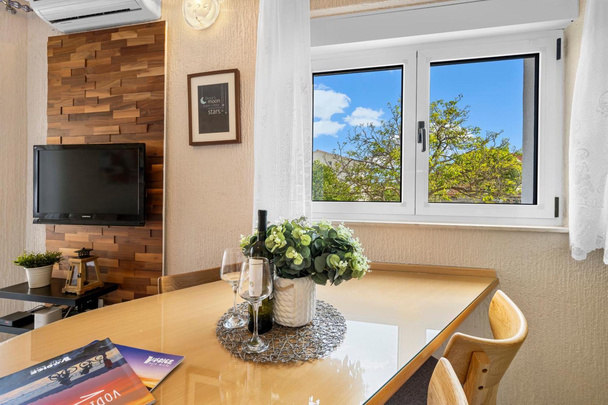 Aquarius Apartments - Beachside With Heated Pool 沃迪切 客房 照片