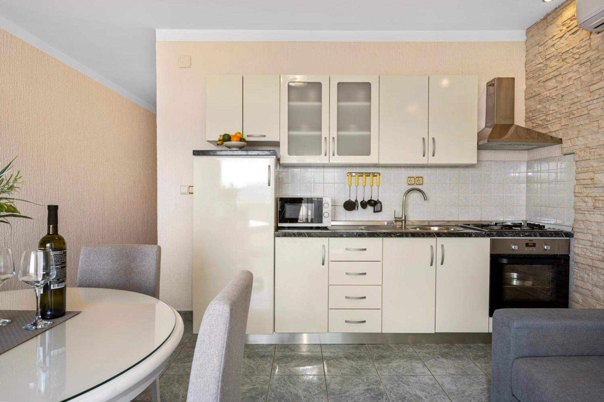 Aquarius Apartments - Beachside With Heated Pool 沃迪切 客房 照片