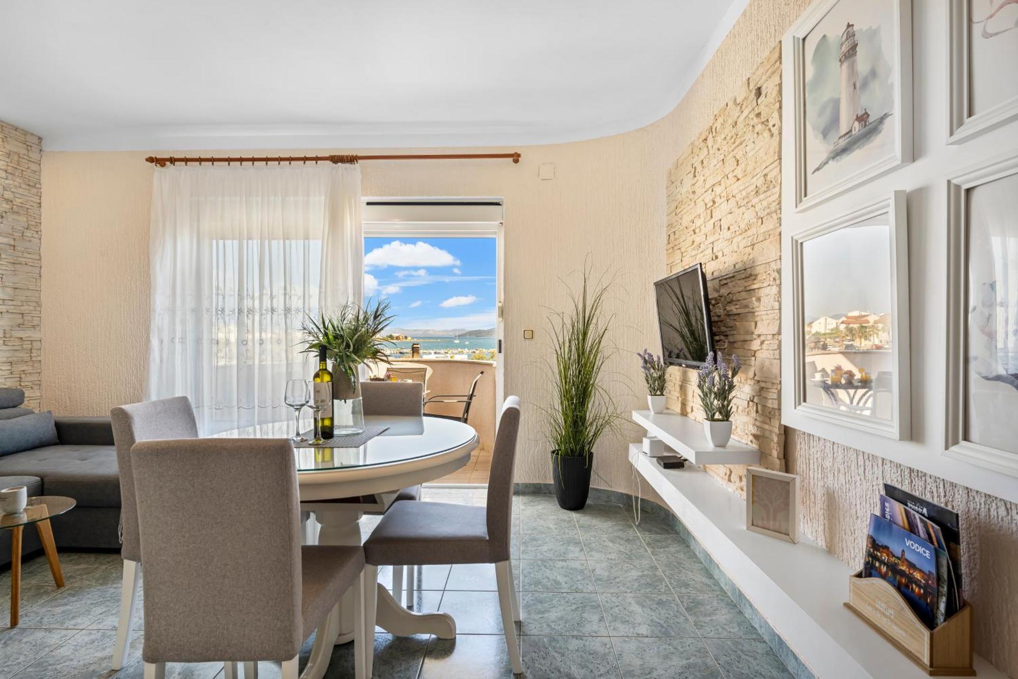 Aquarius Apartments - Beachside With Heated Pool 沃迪切 客房 照片