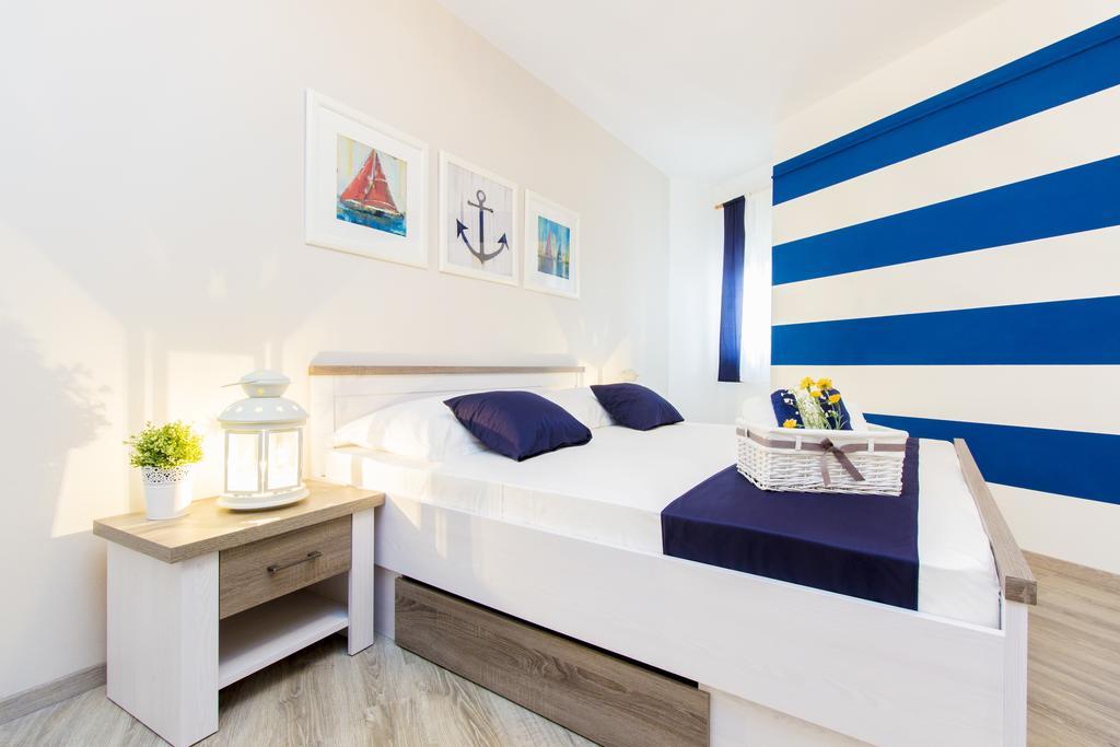 Aquarius Apartments - Beachside With Heated Pool 沃迪切 外观 照片